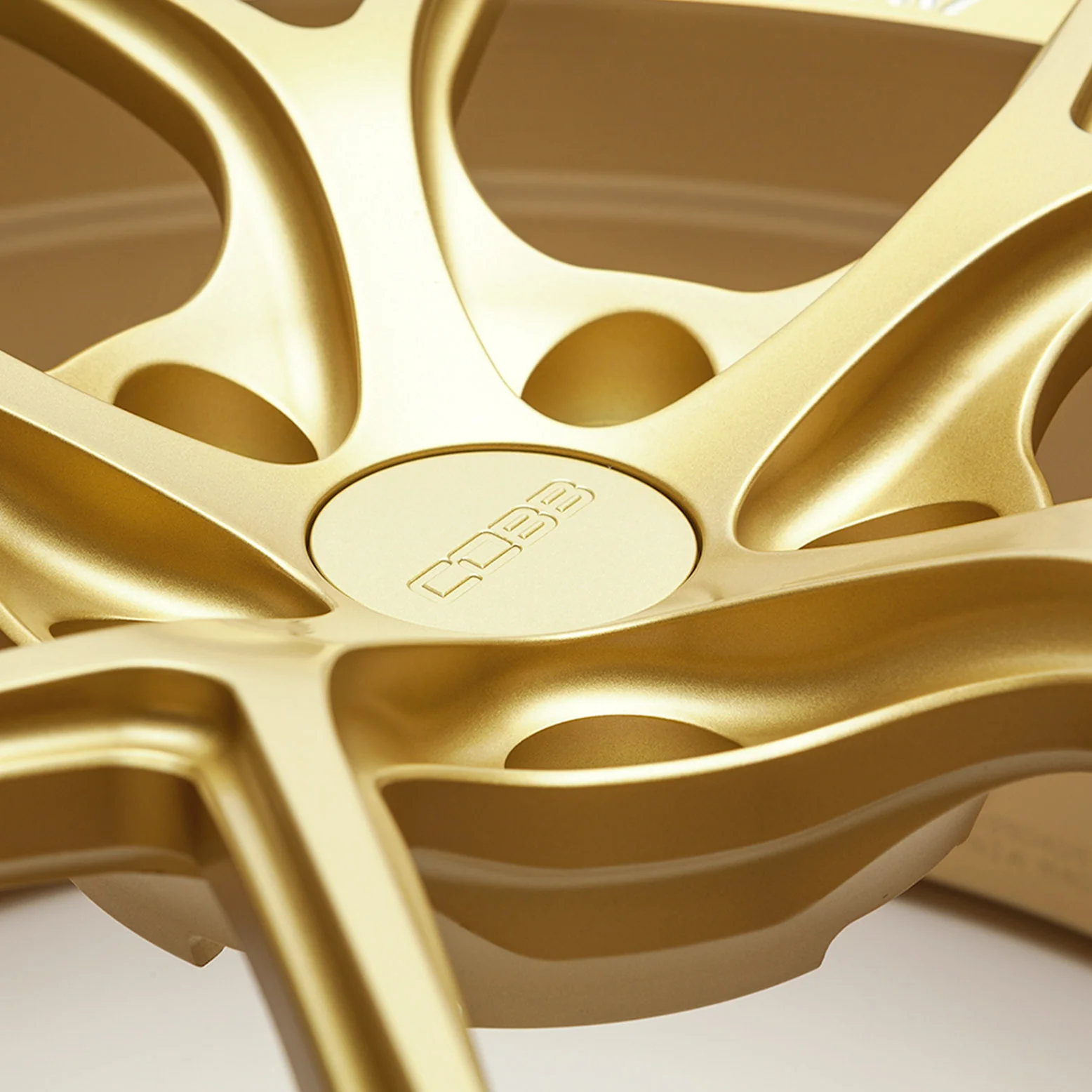 COBB TUNING TITAN7 T-S5 CYBER GOLD 18x9.5+40 5x114.3 - Image 5